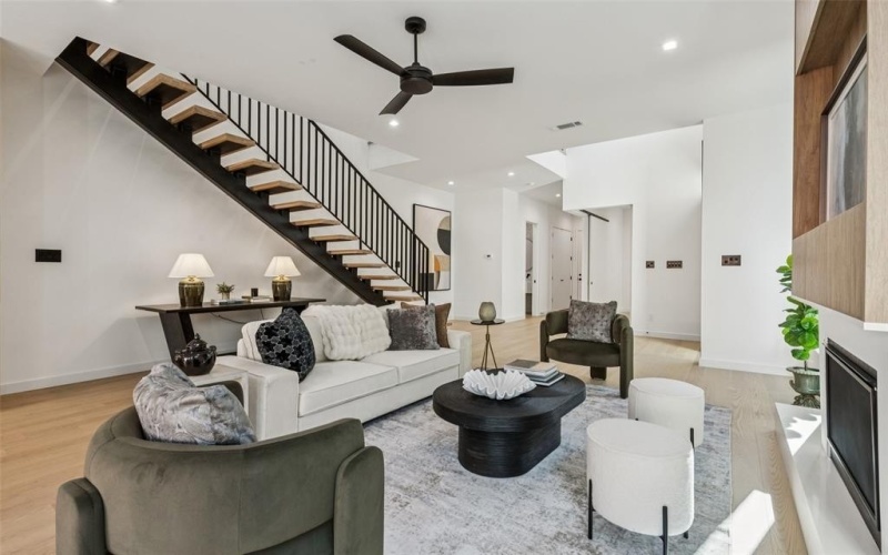 5635 Matalee Avenue, Dallas, TX 75206, 3 Bedrooms Bedrooms, ,2 BathroomsBathrooms,Residential,For Sale,5635 Matalee Avenue,0,21199489