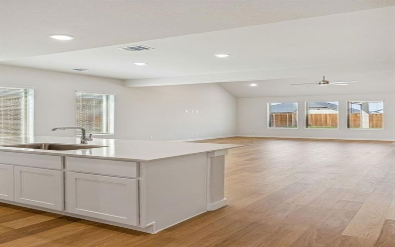 9328 Lone Maverick Drive, Crowley, TX 76036, 4 Habitaciones Habitaciones , ,3 BañosBaños,Residential,En Venta,9328 Lone Maverick Drive,0,21199553