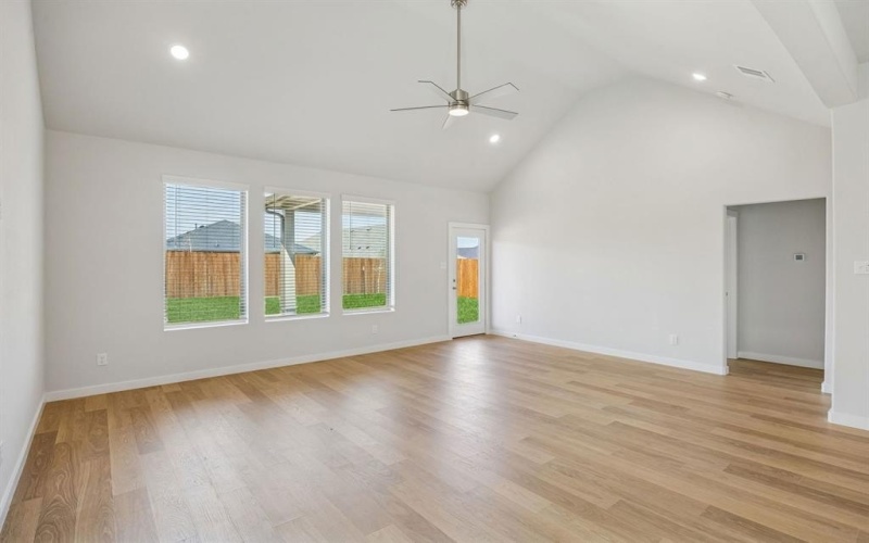 9328 Lone Maverick Drive, Crowley, TX 76036, 4 Habitaciones Habitaciones , ,3 BañosBaños,Residential,En Venta,9328 Lone Maverick Drive,0,21199553