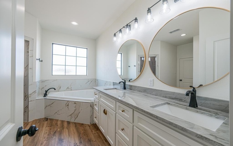 1813 N County Rd 1112, Midland, TX 79706, 4 Bedrooms Bedrooms, ,3 BathroomsBathrooms,Residential,For Sale,1813 N County Rd 1112,0,50091330