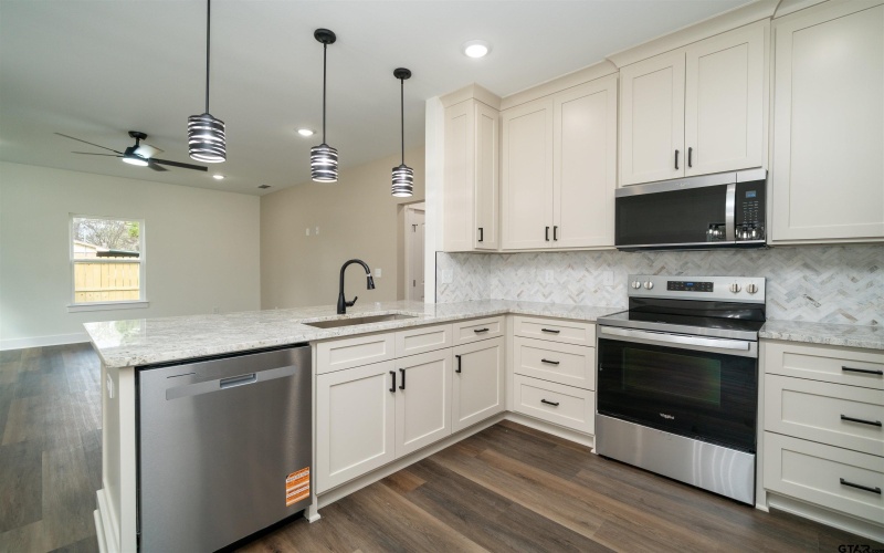 840 devereaux st, Jacksonville, TX 75766, 3 Bedrooms Bedrooms, ,2 BathroomsBathrooms,Residential,For Sale,840 devereaux st,0,26003168