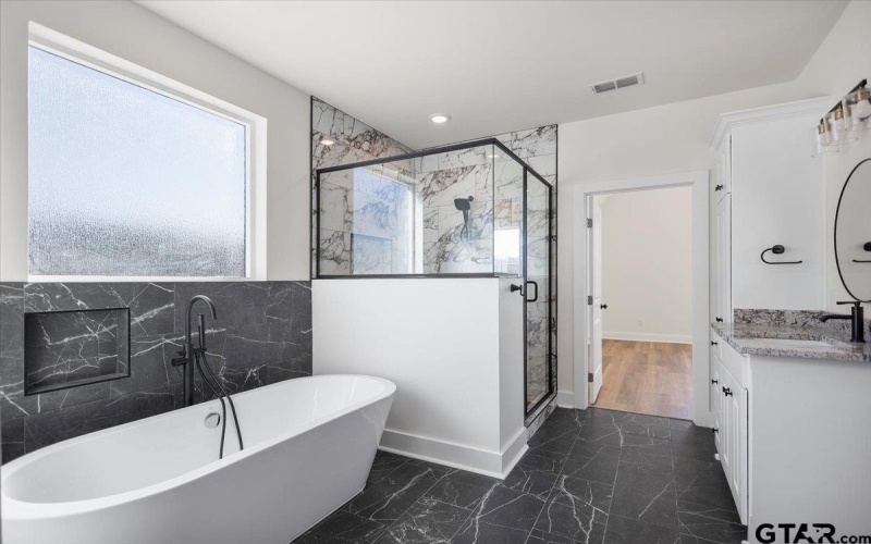 24110 Sun Ridge Road, Lindale, TX 75771, 3 Bedrooms Bedrooms, ,3 BathroomsBathrooms,Residential,For Sale,24110 Sun Ridge Road,0,26003193