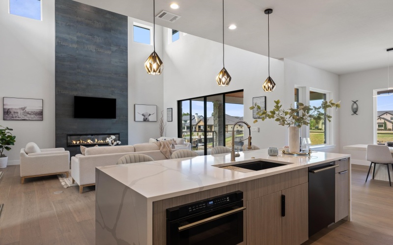 117 Hannah's Way, Burnet, TX 78611, 5 Bedrooms Bedrooms, ,5 BathroomsBathrooms,Residential,For Sale,117 Hannah's Way,0,176732