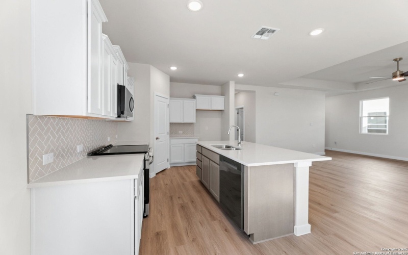 754 Whitman, New Braunfels, TX 78130, 3 Habitaciones Habitaciones , ,2 BañosBaños,Residential,En Venta,754 Whitman,0,1946083