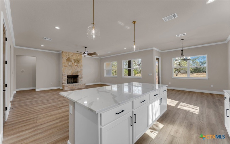 240 Sunday Drive, Burnet, TX 78611, 4 Habitaciones Habitaciones , ,3 BañosBaños,Residential,En Venta,240 Sunday Drive,0,605080