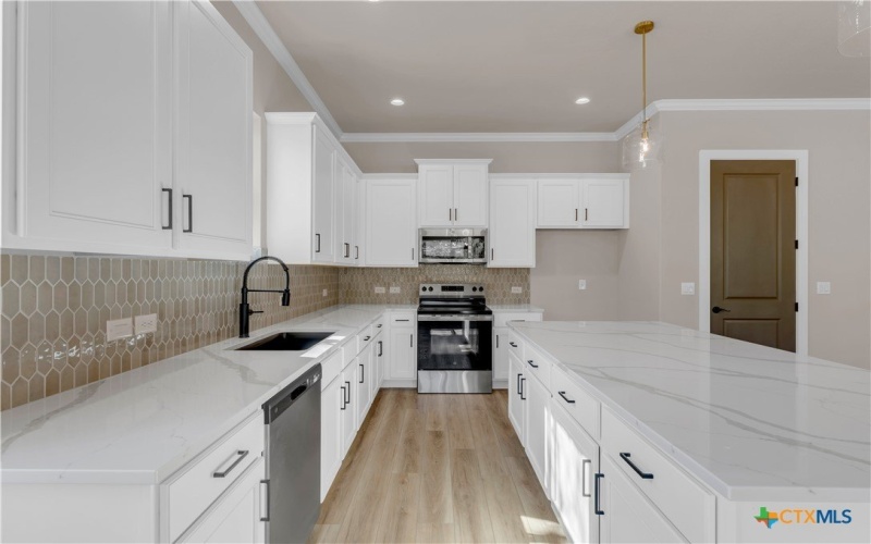 240 Sunday Drive, Burnet, TX 78611, 4 Habitaciones Habitaciones , ,3 BañosBaños,Residential,En Venta,240 Sunday Drive,0,605080