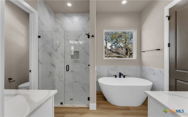 240 Sunday Drive, Burnet, TX 78611, 4 Habitaciones Habitaciones , ,3 BañosBaños,Residential,En Venta,240 Sunday Drive,0,605080