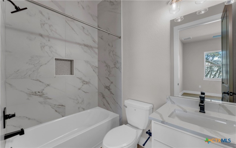 240 Sunday Drive, Burnet, TX 78611, 4 Habitaciones Habitaciones , ,3 BañosBaños,Residential,En Venta,240 Sunday Drive,0,605080