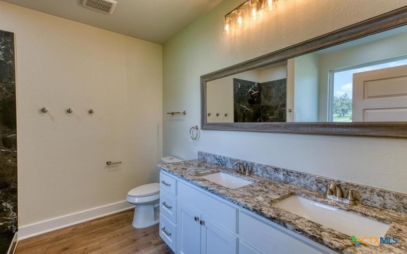 206 Oak Grove Parkway, Kingsland, TX 78639, 3 Habitaciones Habitaciones , ,2 BañosBaños,Residential,En Venta,206 Oak Grove Parkway,0,606328