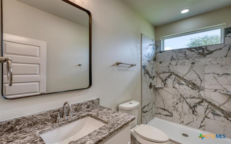 206 Oak Grove Parkway, Kingsland, TX 78639, 3 Habitaciones Habitaciones , ,2 BañosBaños,Residential,En Venta,206 Oak Grove Parkway,0,606328