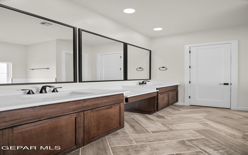 537 Basketflower Drive, Horizon City, TX 79928, 4 Habitaciones Habitaciones , ,3 BañosBaños,Residential,En Venta,537 Basketflower Drive,0,939578