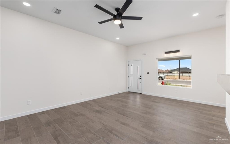 719 W 25th Street, Mission, TX 78572, 3 Bedrooms Bedrooms, ,2 BathroomsBathrooms,Residential,For Sale,719 W 25th Street,0,497638