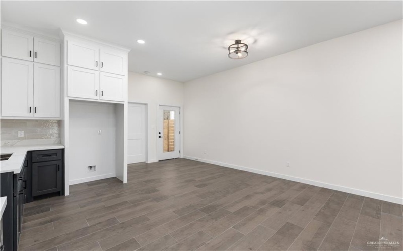 719 W 25th Street, Mission, TX 78572, 3 Bedrooms Bedrooms, ,2 BathroomsBathrooms,Residential,For Sale,719 W 25th Street,0,497638