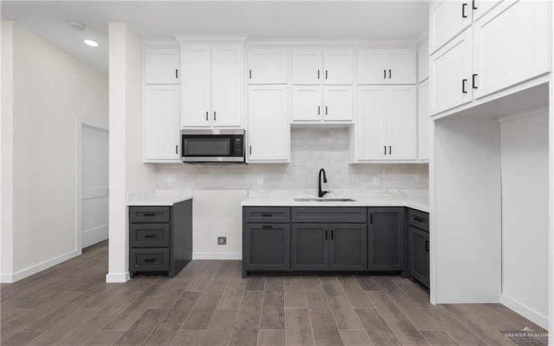 719 W 25th Street, Mission, TX 78572, 3 Bedrooms Bedrooms, ,2 BathroomsBathrooms,Residential,For Sale,719 W 25th Street,0,497638