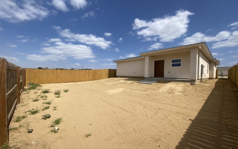 5218 Curuba Dr., LAREDO, TX 78046, 3 Bedrooms Bedrooms, ,2 BathroomsBathrooms,Residential,For Sale,5218 Curuba Dr.,0,20261131