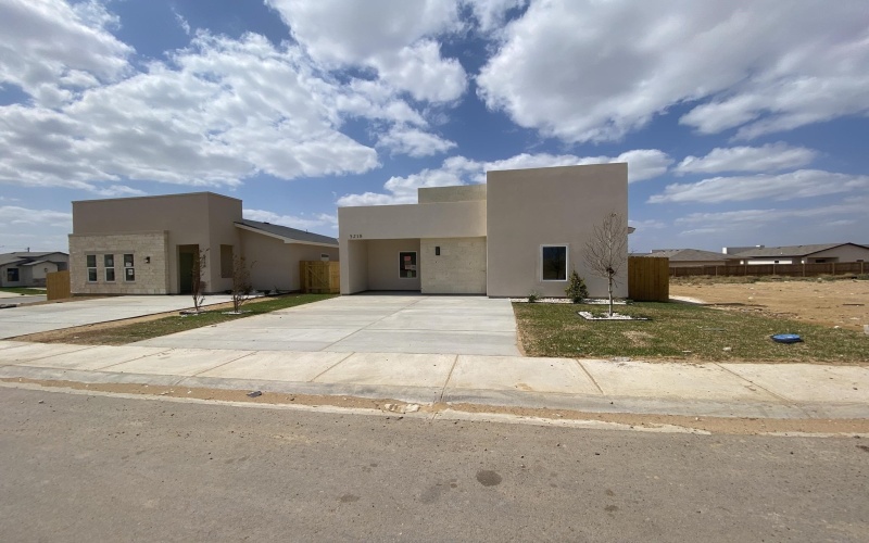 5218 Curuba Dr., LAREDO, TX 78046, 3 Bedrooms Bedrooms, ,2 BathroomsBathrooms,Residential,For Sale,5218 Curuba Dr.,0,20261131