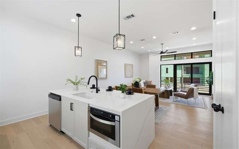 2631 Kirby Street #102, Dallas, TX 75204, 2 Habitaciones Habitaciones , ,2 BañosBaños,Residential,En Venta,2631 Kirby Street,0,21173074