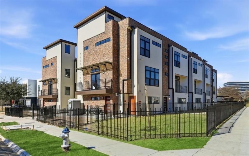 2631 Kirby Street #102, Dallas, TX 75204, 2 Habitaciones Habitaciones , ,2 BañosBaños,Residential,En Venta,2631 Kirby Street,0,21173074