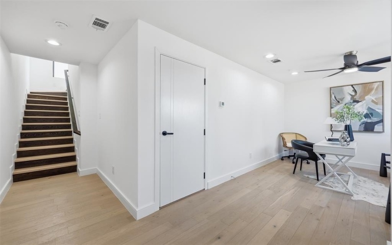 2631 Kirby Street #102, Dallas, TX 75204, 2 Habitaciones Habitaciones , ,2 BañosBaños,Residential,En Venta,2631 Kirby Street,0,21173074