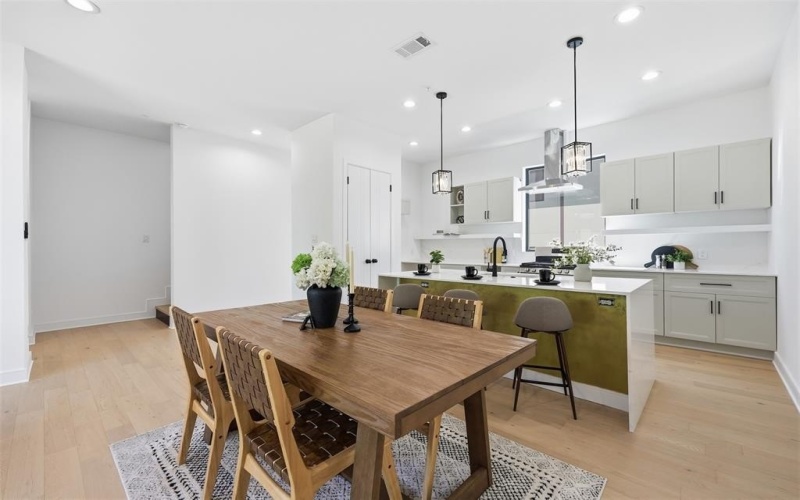 2631 Kirby Street #102, Dallas, TX 75204, 2 Habitaciones Habitaciones , ,2 BañosBaños,Residential,En Venta,2631 Kirby Street,0,21173074