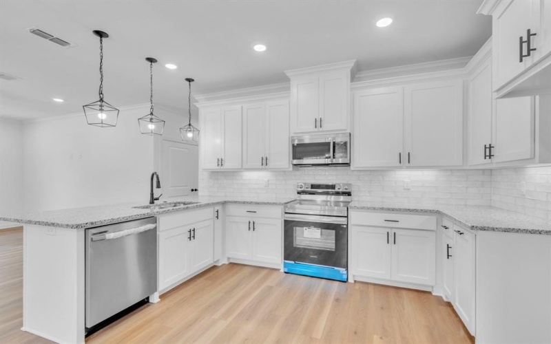 1410 W Connally Street, Tyler, TX 75701, 3 Bedrooms Bedrooms, ,2 BathroomsBathrooms,Residential,For Sale,1410 W Connally Street,0,21177500