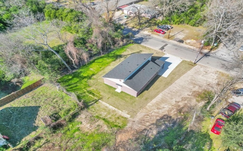 1410 W Connally Street, Tyler, TX 75701, 3 Bedrooms Bedrooms, ,2 BathroomsBathrooms,Residential,For Sale,1410 W Connally Street,0,21177500