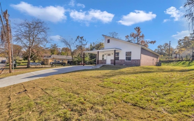 1410 W Connally Street, Tyler, TX 75701, 3 Bedrooms Bedrooms, ,2 BathroomsBathrooms,Residential,For Sale,1410 W Connally Street,0,21177500