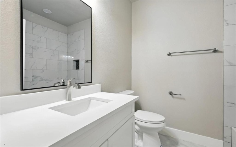 106 Center Drive, East Tawakoni, TX 75472, 4 Habitaciones Habitaciones , ,2 BañosBaños,Residential,En Venta,106 Center Drive,0,21193889