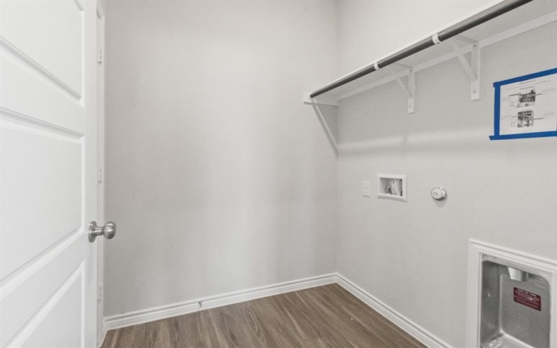 1128 Runway Road, Fort Worth, TX 76131, 4 Habitaciones Habitaciones , ,3 BañosBaños,Residential,En Venta,1128 Runway Road,0,21200786