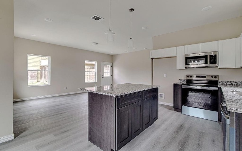 1005 E Tucker Street, Fort Worth, TX 76104, 3 Habitaciones Habitaciones , ,2 BañosBaños,Residential,En Venta,1005 E Tucker Street,0,21200805