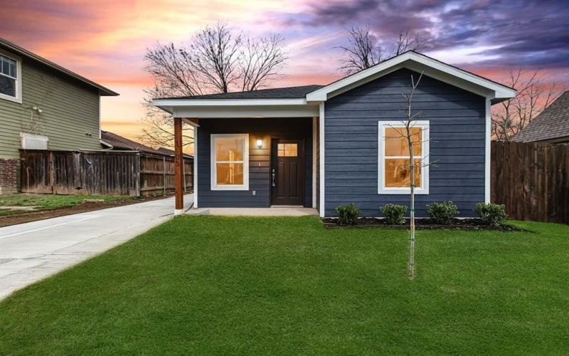 1005 E Tucker Street, Fort Worth, TX 76104, 3 Habitaciones Habitaciones , ,2 BañosBaños,Residential,En Venta,1005 E Tucker Street,0,21200805