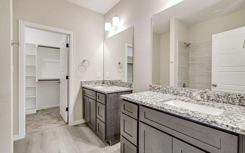 1005 E Tucker Street, Fort Worth, TX 76104, 3 Habitaciones Habitaciones , ,2 BañosBaños,Residential,En Venta,1005 E Tucker Street,0,21200805