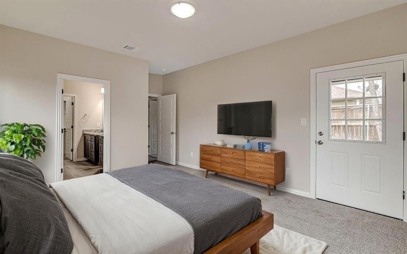 1005 E Tucker Street, Fort Worth, TX 76104, 3 Habitaciones Habitaciones , ,2 BañosBaños,Residential,En Venta,1005 E Tucker Street,0,21200805