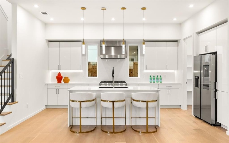 824 McBroom Street, Dallas, TX 75212, 4 Habitaciones Habitaciones , ,3 BañosBaños,Residential,En Venta,824 McBroom Street,0,21200821