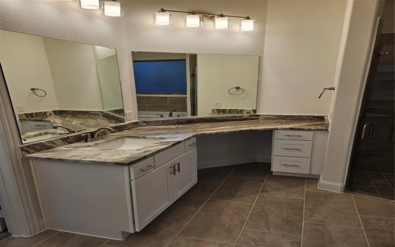 250 Yowell Road, Whitesboro, TX 76273, 6 Bedrooms Bedrooms, ,3 BathroomsBathrooms,Residential,For Sale,250 Yowell Road,20706238