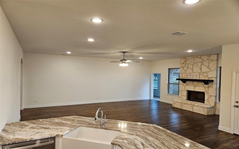 250 Yowell Road, Whitesboro, TX 76273, 6 Bedrooms Bedrooms, ,3 BathroomsBathrooms,Residential,For Sale,250 Yowell Road,20706238