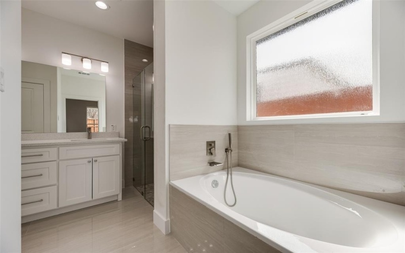 2511 Lea Crest Drive, Dallas, TX 75216, 4 Bedrooms Bedrooms, ,2 BathroomsBathrooms,Residential,For Sale,2511 Lea Crest Drive,0,21195681