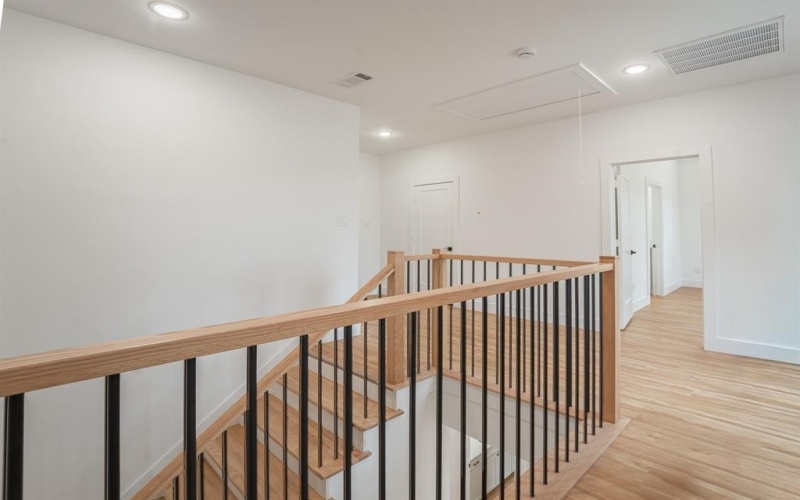 3041 Valentine Street, Dallas, TX 75215, 4 Bedrooms Bedrooms, ,5 BathroomsBathrooms,Residential,For Sale,3041 Valentine Street,0,21197145