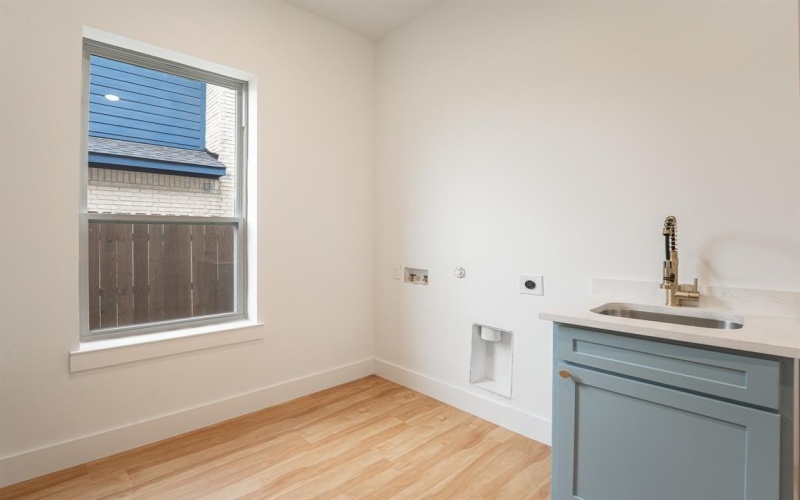 3041 Valentine Street, Dallas, TX 75215, 4 Bedrooms Bedrooms, ,5 BathroomsBathrooms,Residential,For Sale,3041 Valentine Street,0,21197145