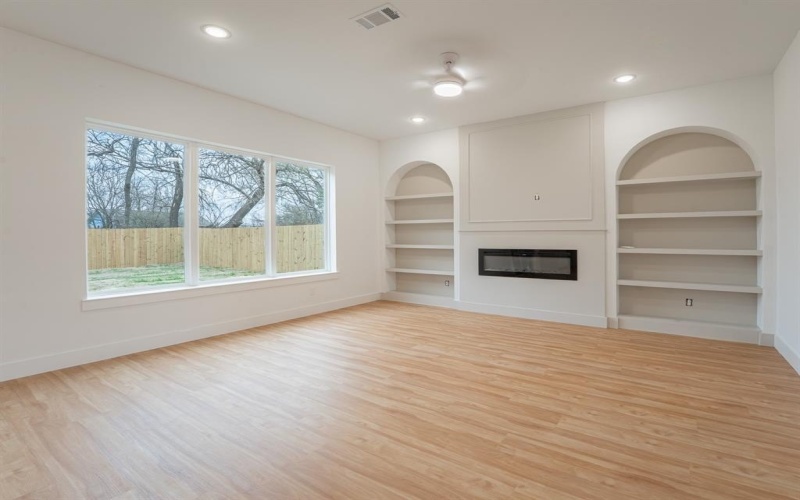 3041 Valentine Street, Dallas, TX 75215, 4 Bedrooms Bedrooms, ,5 BathroomsBathrooms,Residential,For Sale,3041 Valentine Street,0,21197145