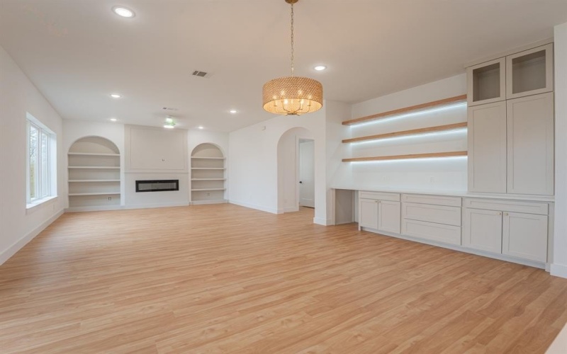 3041 Valentine Street, Dallas, TX 75215, 4 Bedrooms Bedrooms, ,5 BathroomsBathrooms,Residential,For Sale,3041 Valentine Street,0,21197145