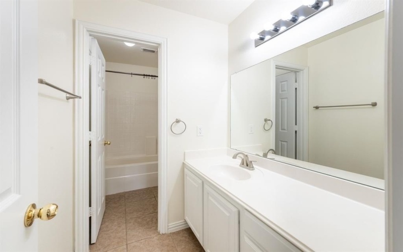 4102 Stone Haven Drive, Garland, TX 75043, 4 Habitaciones Habitaciones , ,2 BañosBaños,Residential,En Venta,4102 Stone Haven Drive,0,21197166