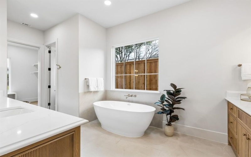 1121 Eton Drive, Richardson, TX 75080, 5 Habitaciones Habitaciones , ,5 BañosBaños,Residential,En Venta,1121 Eton Drive,0,21197770