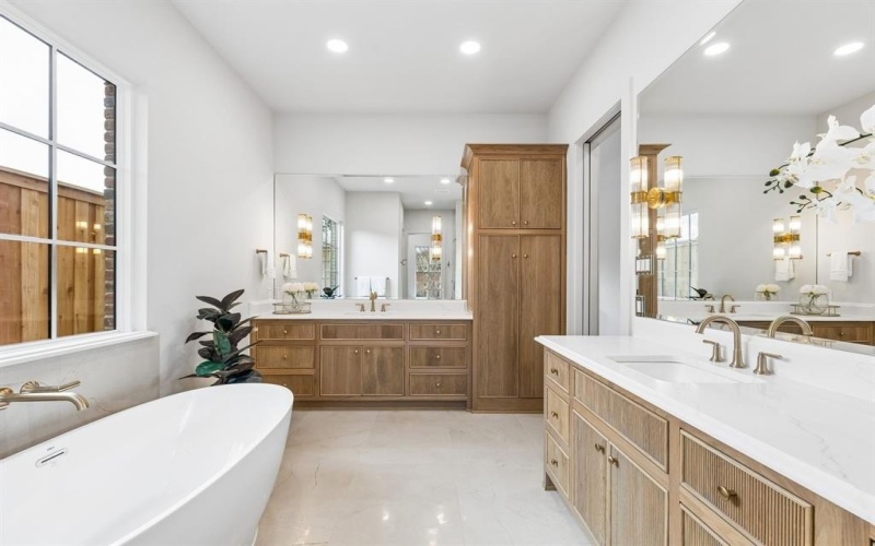 1121 Eton Drive, Richardson, TX 75080, 5 Habitaciones Habitaciones , ,5 BañosBaños,Residential,En Venta,1121 Eton Drive,0,21197770