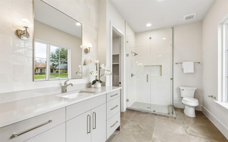 1121 Eton Drive, Richardson, TX 75080, 5 Habitaciones Habitaciones , ,5 BañosBaños,Residential,En Venta,1121 Eton Drive,0,21197770