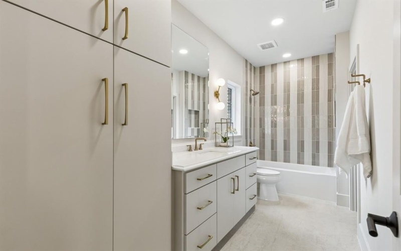 1121 Eton Drive, Richardson, TX 75080, 5 Habitaciones Habitaciones , ,5 BañosBaños,Residential,En Venta,1121 Eton Drive,0,21197770