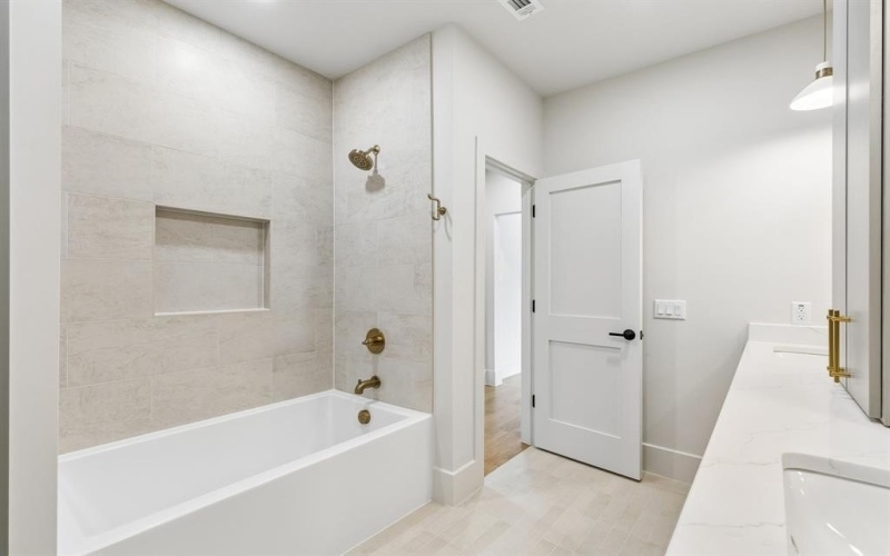 1121 Eton Drive, Richardson, TX 75080, 5 Habitaciones Habitaciones , ,5 BañosBaños,Residential,En Venta,1121 Eton Drive,0,21197770