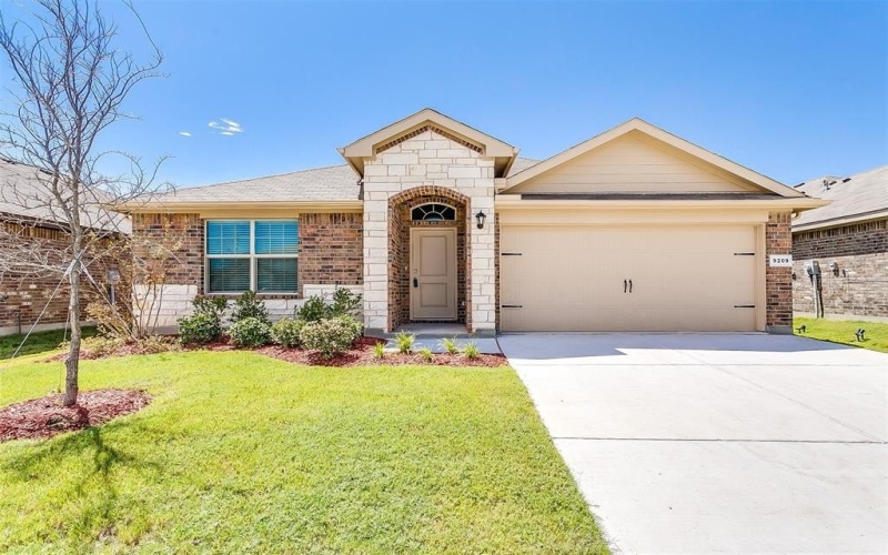 9209 Herringbone Drive, Fort Worth, TX 76131, 4 Habitaciones Habitaciones , ,2 BañosBaños,Residential,En Venta,9209 Herringbone Drive,0,21199669