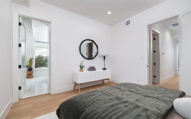 3053 Wycliff Avenue #208, Dallas, TX 75219, 3 Bedrooms Bedrooms, ,3 BathroomsBathrooms,Residential,For Sale,3053 Wycliff Avenue,0,21199927