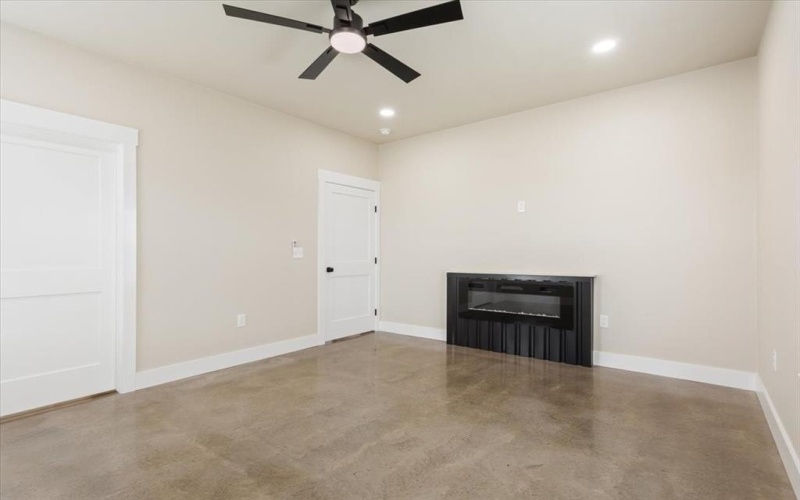 213 Kasberg Road, Leroy, TX 76654, 3 Bedrooms Bedrooms, ,2 BathroomsBathrooms,Residential,For Sale,213 Kasberg Road,0,21199942